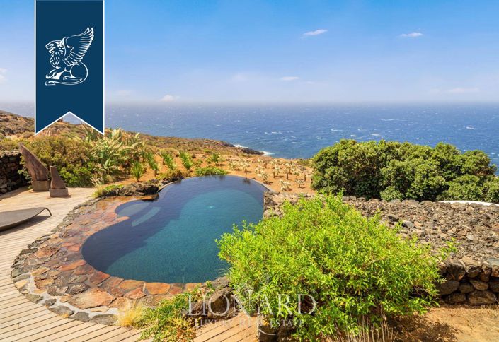 Image No.4-2 Bed Villa for sale