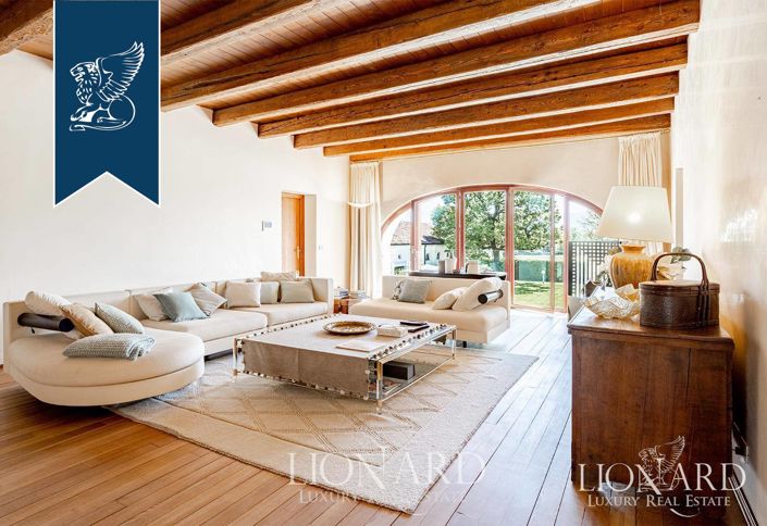 Image No.19-12 Bed Villa for sale