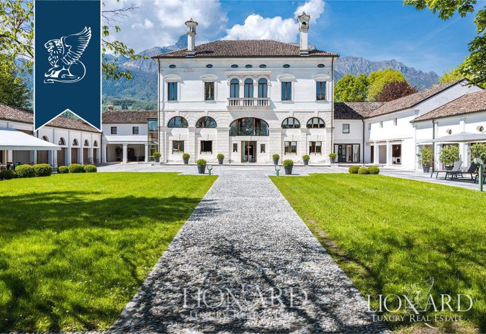 Image No.2-12 Bed Villa for sale