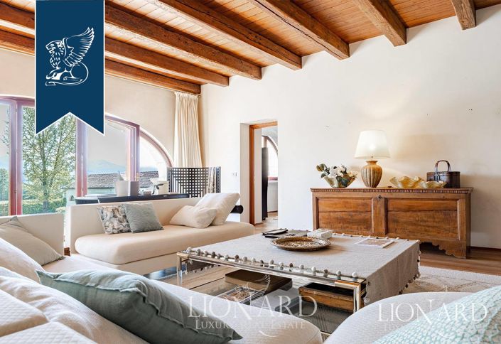 Image No.20-12 Bed Villa for sale