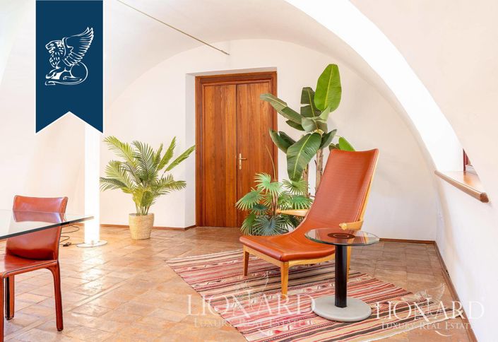 Image No.26-12 Bed Villa for sale