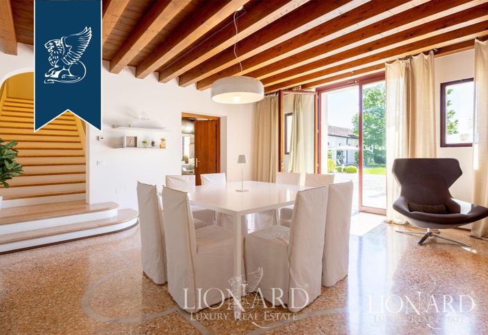 Image No.30-12 Bed Villa for sale