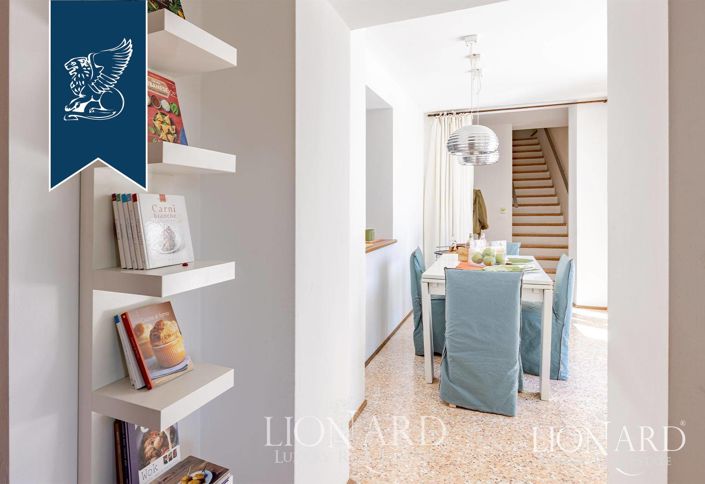 Image No.45-12 Bed Villa for sale