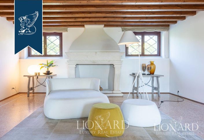 Image No.50-12 Bed Villa for sale