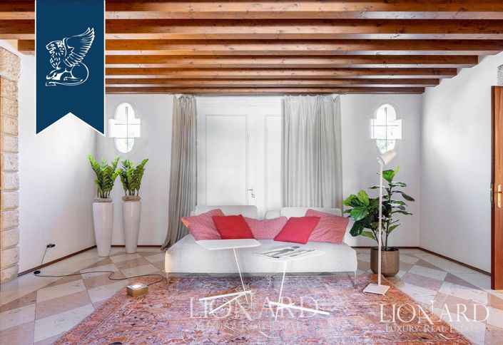 Image No.59-12 Bed Villa for sale