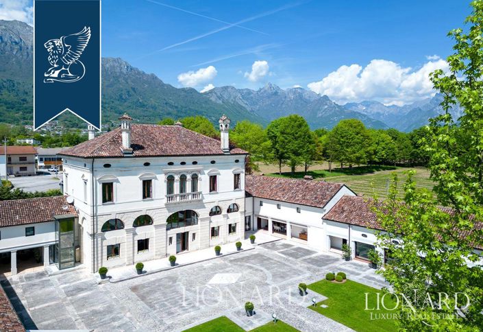 Image No.6-12 Bed Villa for sale