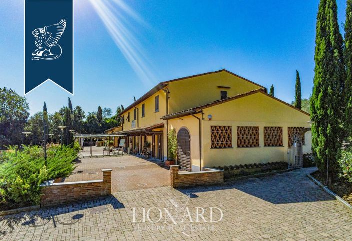 Image No.18-20 Bed Farmhouse for sale