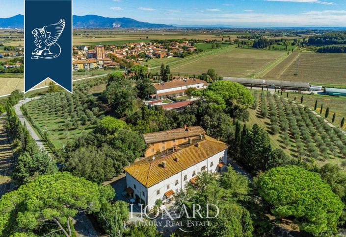 Image No.30-20 Bed Farmhouse for sale