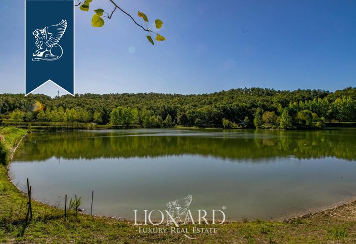 Image No.41-20 Bed Farmhouse for sale