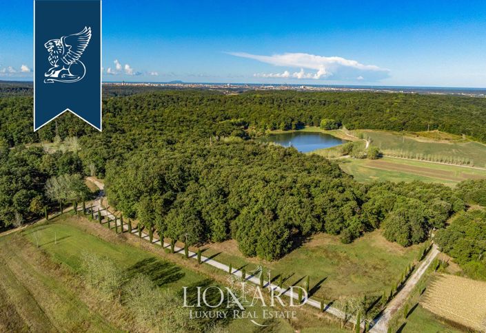 Image No.45-20 Bed Farmhouse for sale