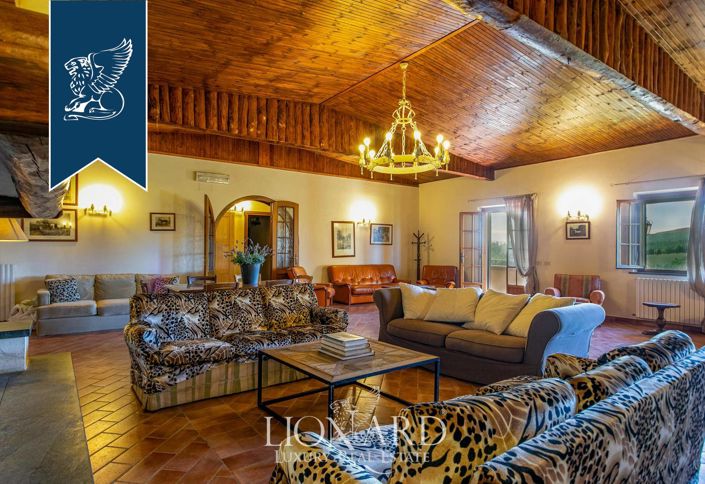 Image No.52-20 Bed Farmhouse for sale