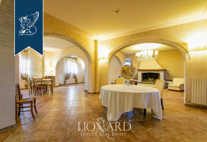 Image No.54-20 Bed Farmhouse for sale