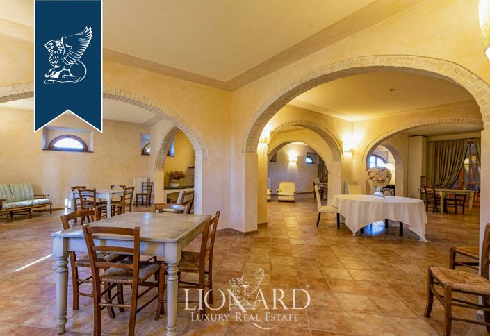 Image No.56-20 Bed Farmhouse for sale