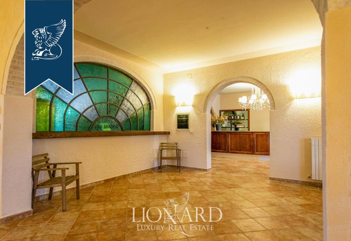 Image No.57-20 Bed Farmhouse for sale