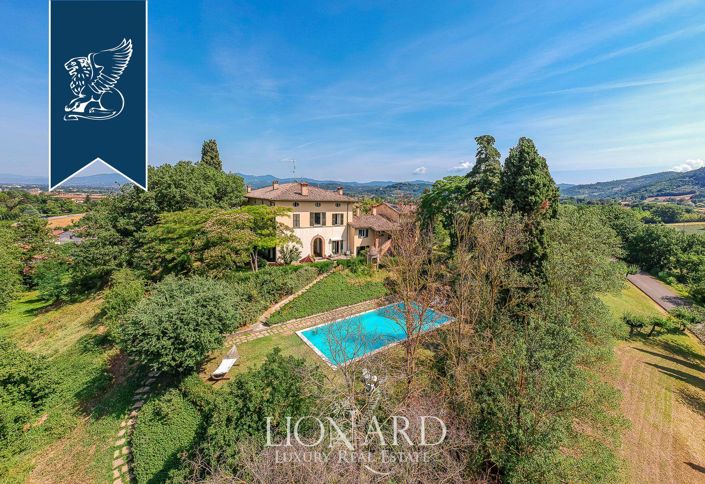 Image No.3-12 Bed Villa for sale