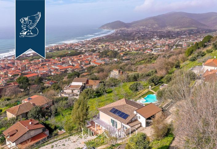 Image No.2-9 Bed Villa for sale