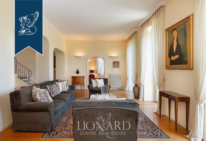 Image No.12-6 Bed Villa for sale