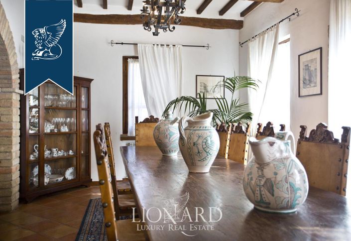 Image No.42-12 Bed Villa for sale