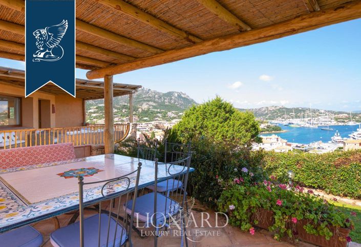 Image No.11-8 Bed Villa for sale