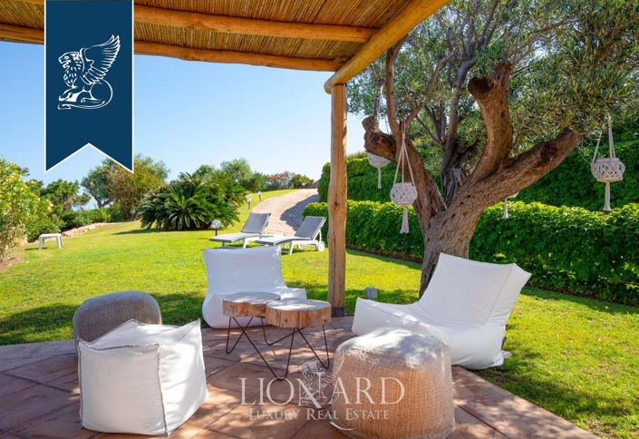 Image No.12-8 Bed Villa for sale