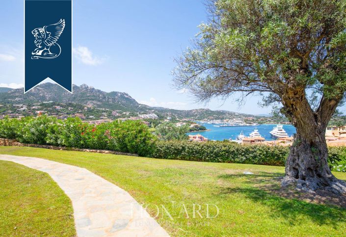 Image No.14-8 Bed Villa for sale