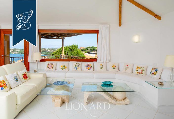 Image No.18-8 Bed Villa for sale