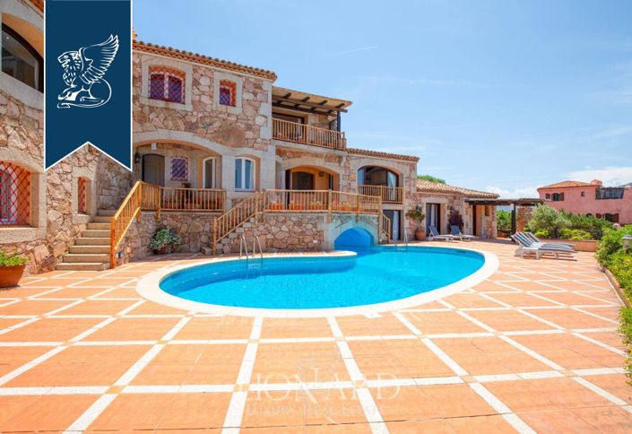 Image No.5-8 Bed Villa for sale