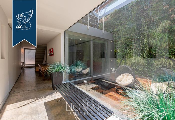 Image No.44-7 Bed Flat for sale