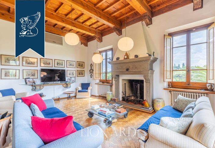 Image No.19-9 Bed Villa for sale