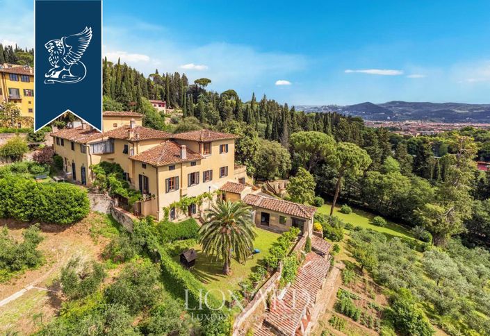 Image No.4-9 Bed Villa for sale