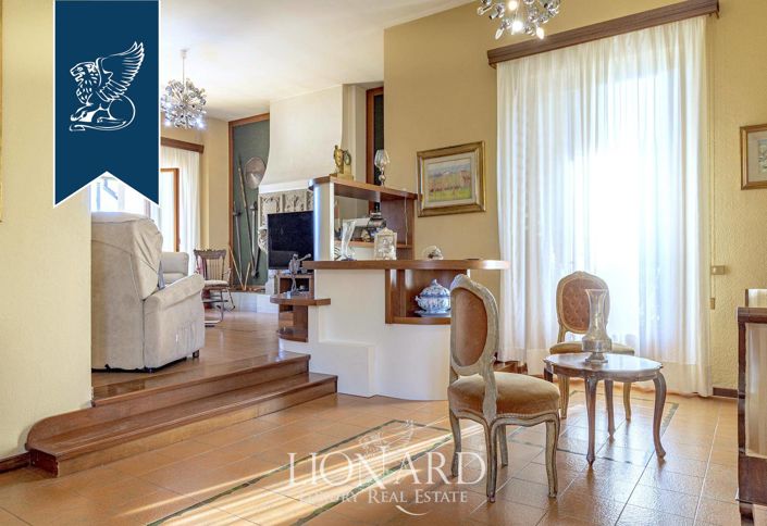 Image No.11-7 Bed Villa for sale