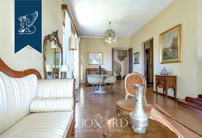 Image No.12-7 Bed Villa for sale