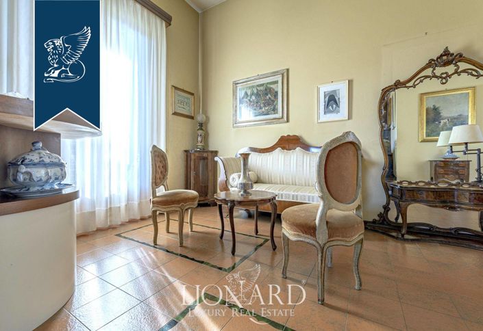 Image No.17-7 Bed Villa for sale