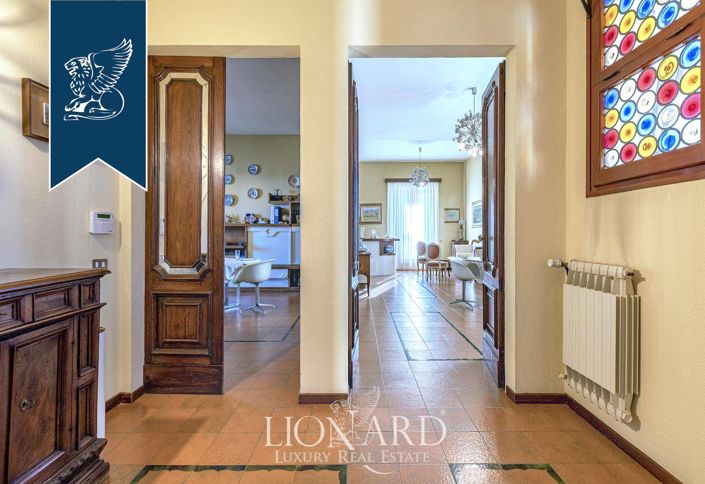 Image No.19-7 Bed Villa for sale