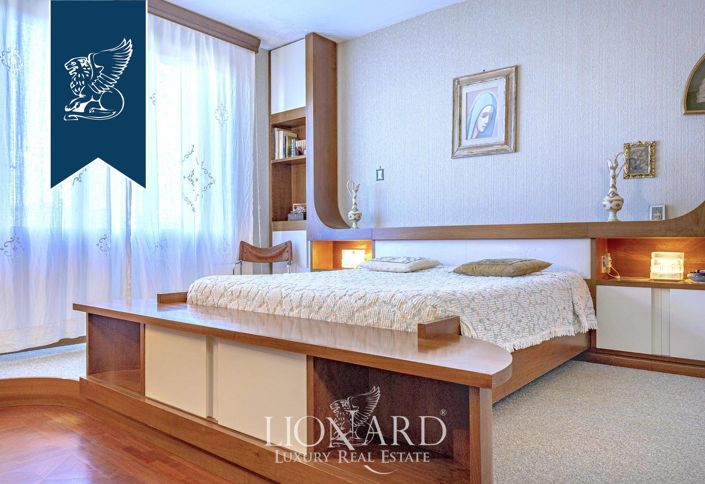 Image No.22-7 Bed Villa for sale