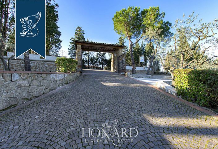 Image No.9-7 Bed Villa for sale