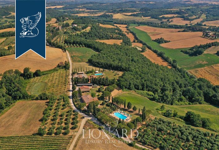 Image No.2-14 Bed Farmhouse for sale