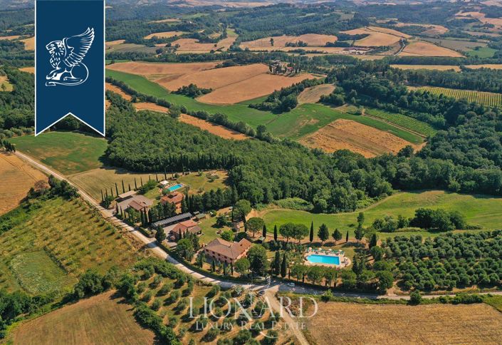 Image No.3-14 Bed Farmhouse for sale