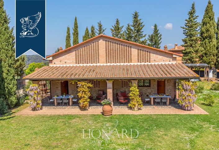 Image No.12-14 Bed Farmhouse for sale