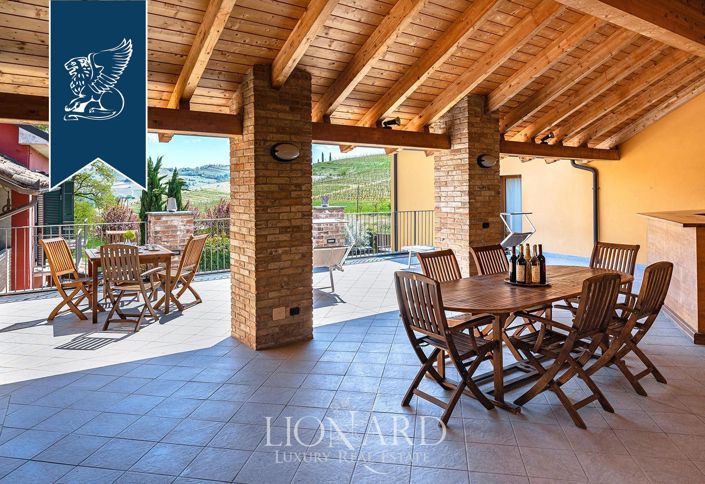 Image No.24-Ferme de 6 chambres à vendre à Canelli