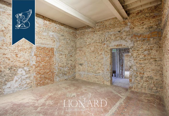 Image No.15-15 Bed Property for sale