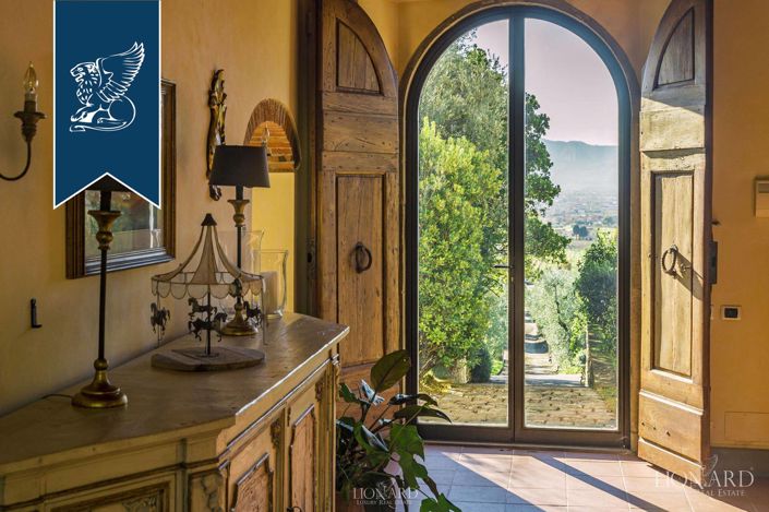 Image No.17-12 Bed Villa for sale