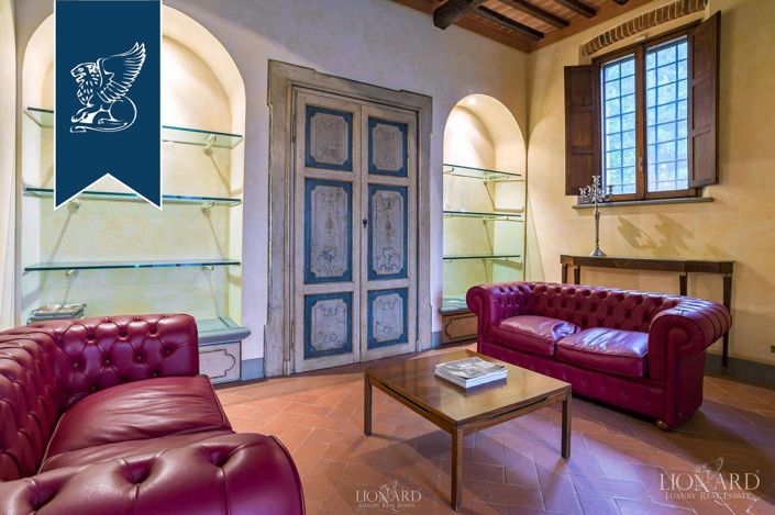 Image No.21-12 Bed Villa for sale