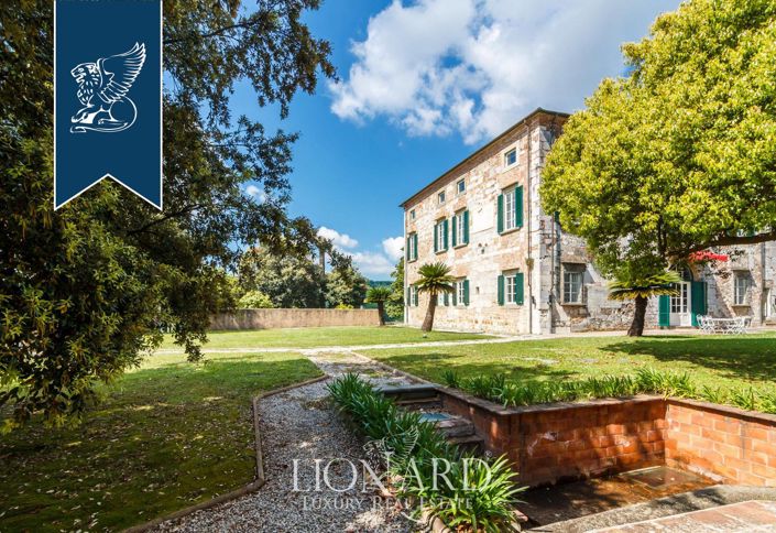 Image No.12-9 Bed Property for sale