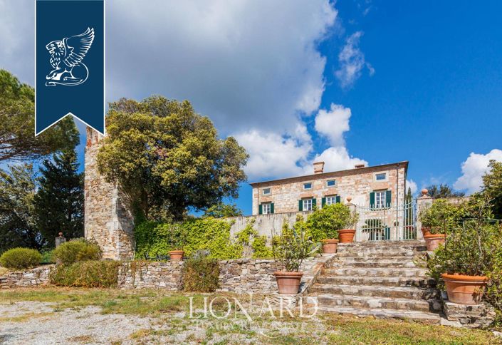 Image No.25-9 Bed Property for sale