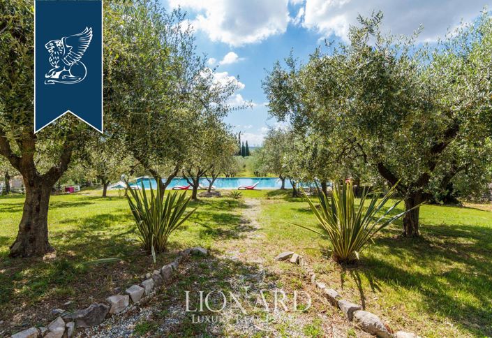 Image No.28-9 Bed Property for sale