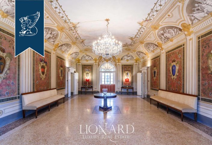 Image No.40-9 Bed Property for sale