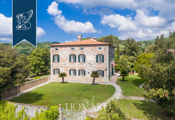 Image No.6-9 Bed Property for sale