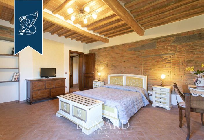 Image No.42-10 Bed Villa for sale