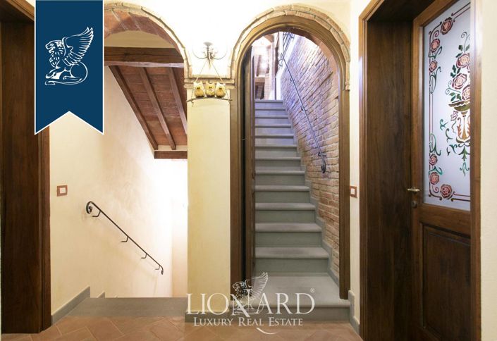 Image No.56-10 Bed Villa for sale